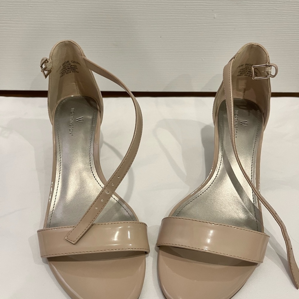 Worthington women’s short heel sandal 8.5